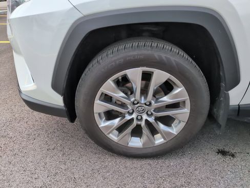 Used 2019 Toyota RAV4 Limited w/ Advanced Technology Package AWD/4WD image 9