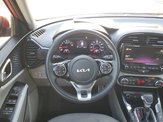 Certified 2022 Kia Soul EX FWD image 13