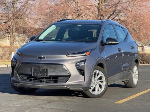 Used 2023 Chevrolet Bolt EUV LT image 1