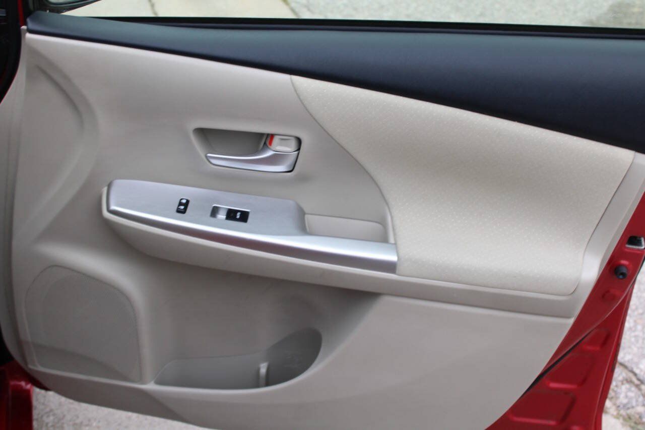Used 2014 Toyota Prius V Two FWD image 8