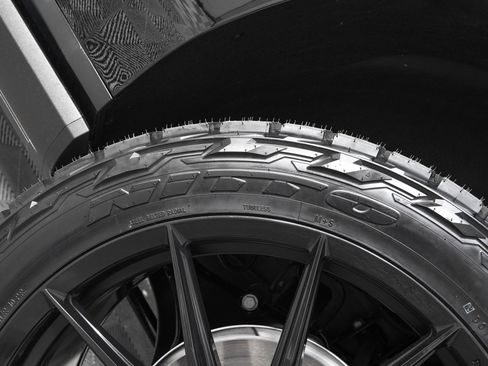 Used 2025 Cadillac Escalade ESV V w/ LPO, ONYX Package image 38