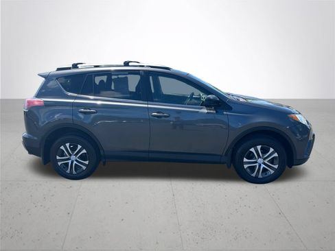 Used 2017 Toyota RAV4 LE w/ Carpet Mat Package AWD/4WD image 6