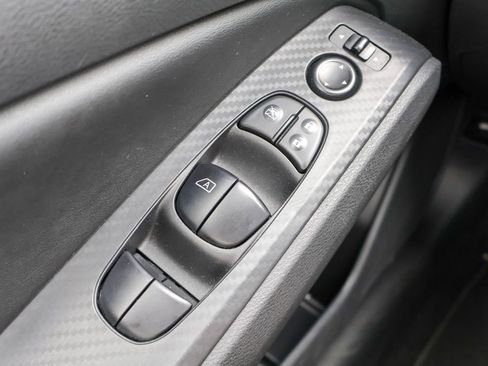 Used 2025 Nissan Altima 2.5 SV FWD image 16
