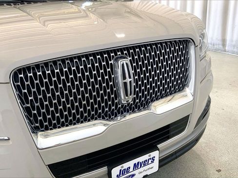 Used 2023 Lincoln Navigator L Reserve AWD/4WD image 29