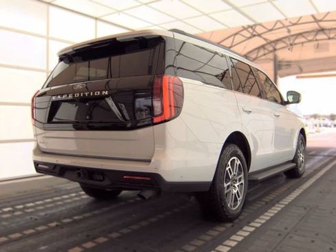 Used 2025 Ford Expedition Active AWD/4WD image 5