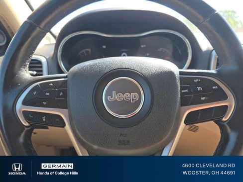 Used 2018 Jeep Grand Cherokee Laredo AWD/4WD image 30