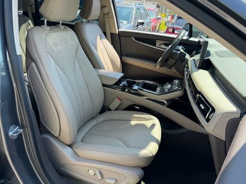 Certified 2022 Lincoln Nautilus FWD w/ Premium Package image 15
