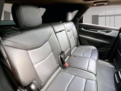 Used 2025 Cadillac XT5 Premium Luxury w/ Technology Package AWD/4WD image 28