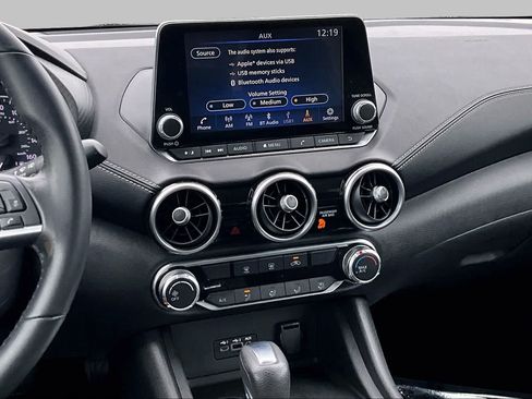 Used 2022 Nissan Sentra SV FWD image 7