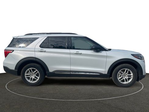 Used 2025 Ford Explorer Active image 7