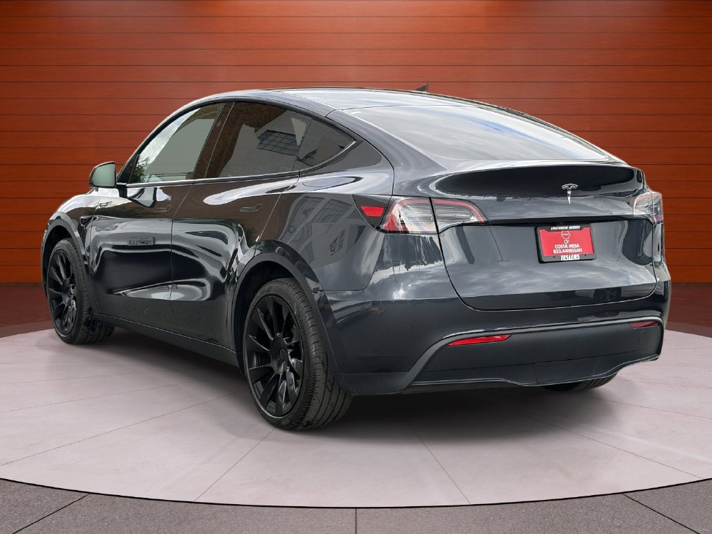 Used 2024 Tesla Model Y 2WD image 2