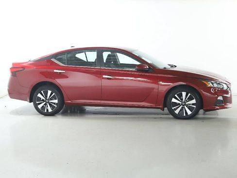 Used 2022 Nissan Altima 2.5 SV AWD/4WD image 11
