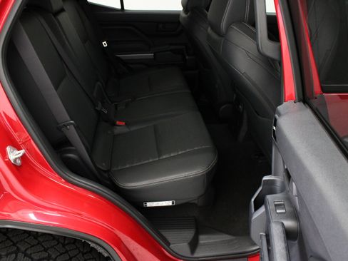 Used 2025 Toyota 4Runner TRD Off-Road Premium w/ Tow Technology Package AWD/4WD image 38
