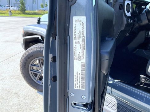 Used 2024 Jeep Wrangler Sport AWD/4WD image 22