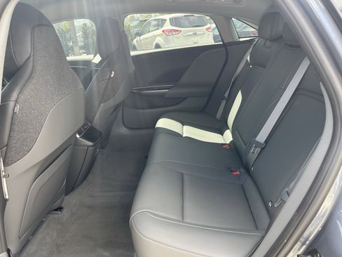 Used 2025 Lucid Air Pure image 9