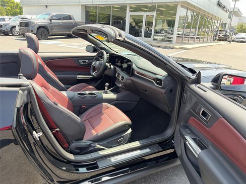 Used 2025 Ford Mustang GT Premium RWD image 13