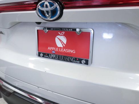Used 2021 Toyota Venza XLE AWD/4WD image 31