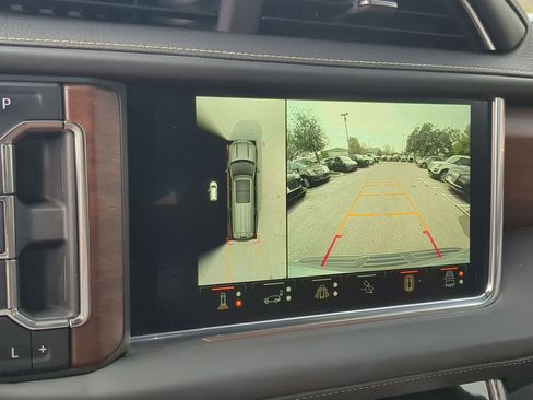 Used 2023 GMC Yukon XL Denali Ultimate image 16