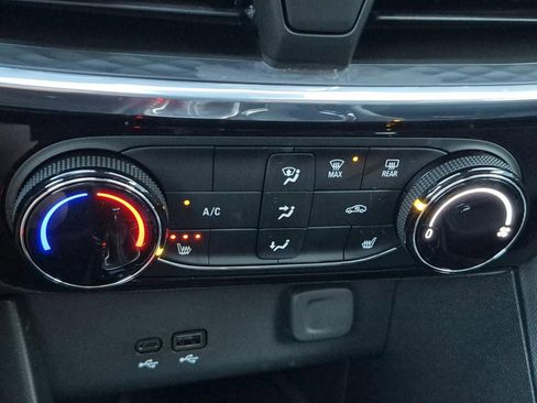 Certified 2025 Buick Encore GX Sport Touring w/ Advanced Technology Package image 28