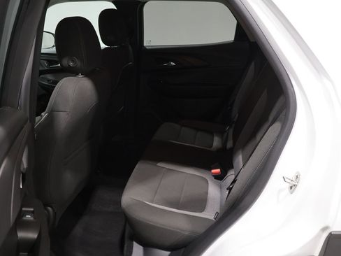 Used 2025 Chevrolet TrailBlazer LT AWD/4WD image 18