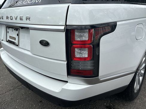 Used 2017 Land Rover Range Rover HSE image 16