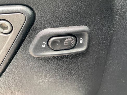 Used 2012 Jeep Wrangler Sport AWD/4WD image 16