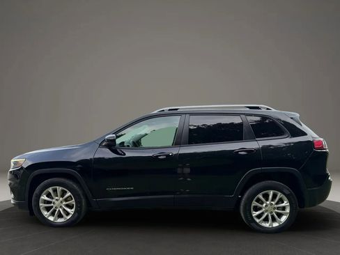Used 2020 Jeep Cherokee Latitude FWD image 2