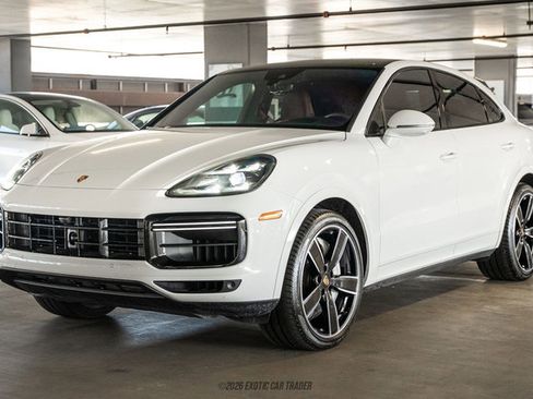 Used 2023 Porsche Cayenne Turbo AWD/4WD image 14