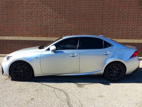 Used 2019 Lexus IS 350 AWD image 6