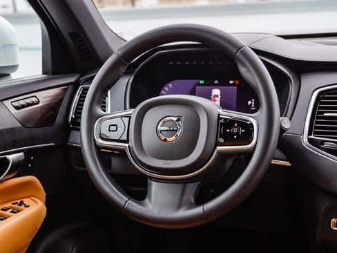 Used 2023 Volvo XC90 B6 Ultimate w/ Protection Package Premier AWD/4WD image 18
