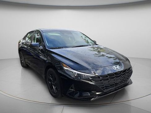 Used 2023 Hyundai Elantra SEL image 4