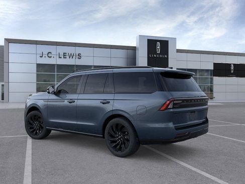 New 2026 Lincoln Navigator Reserve w/ Jet Appearance Package AWD/4WD image 5