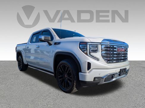 Used 2022 GMC Sierra 1500 Denali w/ Denali Carbonpro Edition image 3
