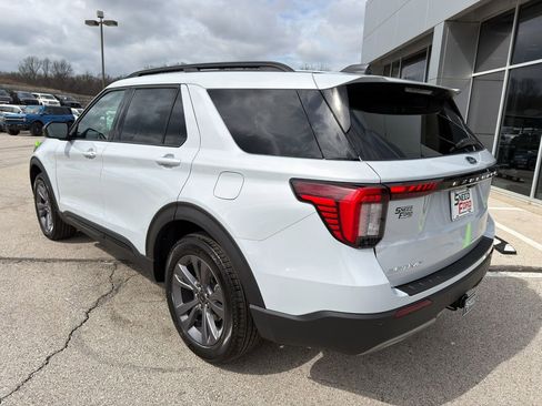 New 2026 Ford Explorer Active image 5