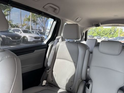 Used 2023 Honda Odyssey EX-L image 17