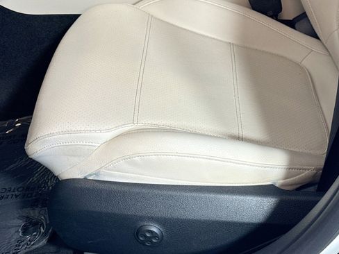 Certified 2023 Mercedes-Benz C 300 Sedan image 18