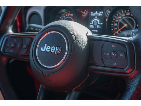 Used 2025 Jeep Gladiator Sport AWD/4WD image 28