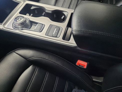 Used 2023 Ford Edge SEL image 26