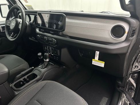 New 2025 Jeep Gladiator Sport image 18