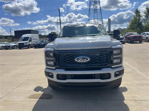 New 2026 Ford F250 4x4 Crew Cab Super Duty image 2
