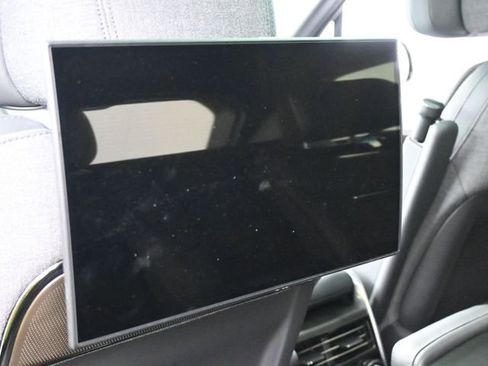 New 2025 Land Rover Range Rover SV image 8