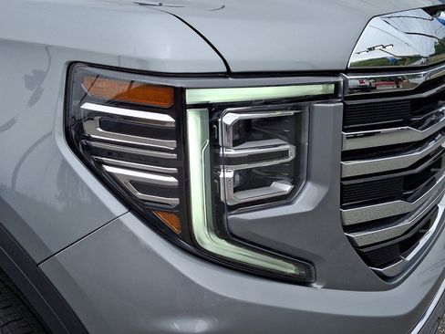 Certified 2026 GMC Sierra 1500 SLT AWD/4WD image 9