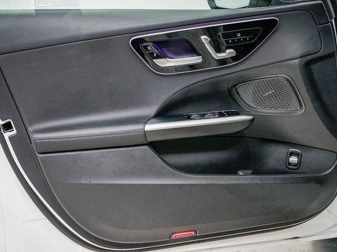 Used 2025 Mercedes-Benz C 300 Sedan image 19