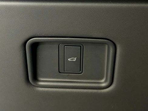 New 2025 Land Rover Range Rover Long Wheelbase SE AWD/4WD image 39