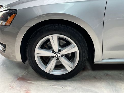 Used 2013 Volkswagen Passat 2.5 SE FWD image 30