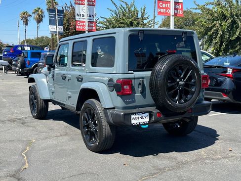 Used 2024 Jeep Wrangler Unlimited Sahara AWD/4WD image 4