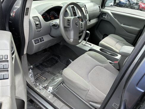 Used 2020 Nissan Frontier SV w/ Midnight Edition Floor Mats RWD image 8