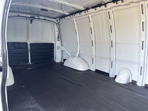 Used 2021 Chevrolet Express 2500 Extended w/ Driver Convenience Package RWD image 28