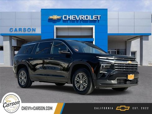 Used 2024 Chevrolet Traverse LT image 1