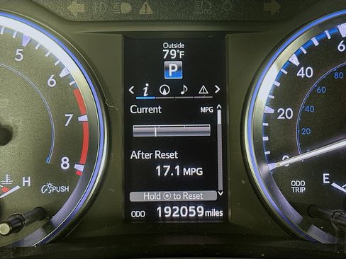 Used 2014 Toyota Highlander XLE AWD/4WD image 18